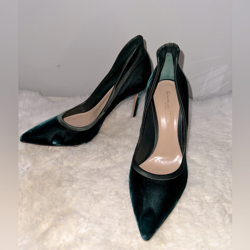 Gianvito Rossi Green Leather and Velvet Pumps 38.5